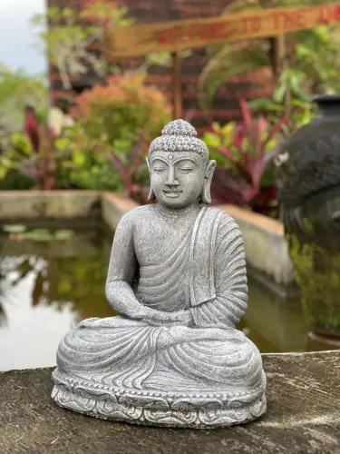 Artikelbild des Artikels “Arian - Sitzender Buddha, Meditation, 45 cm H | Steinguss “